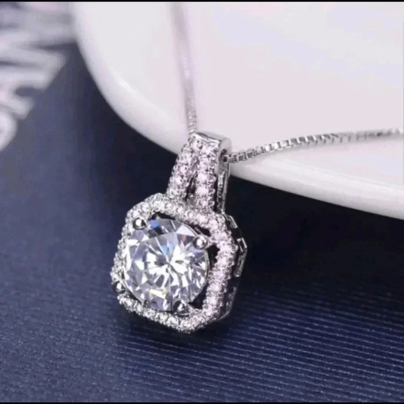 925 Sterling Silver Square Zirconia Pendant Necklace - Picture 1 of 16